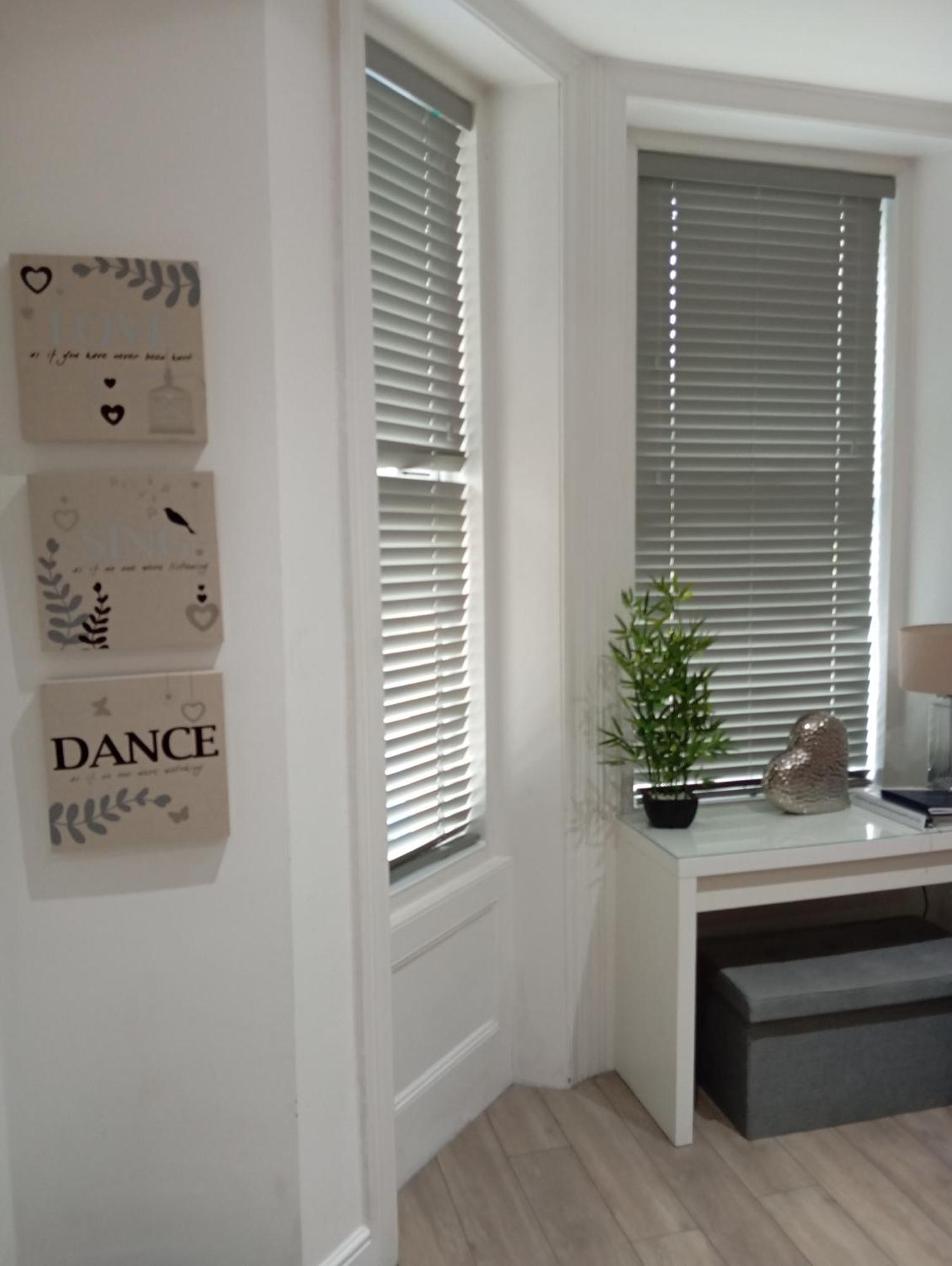 Stylish Apartment In Victorian Conversion Free Parking & Private Patio Close To Beach Town Centre & Bic Bournemouth Esterno foto