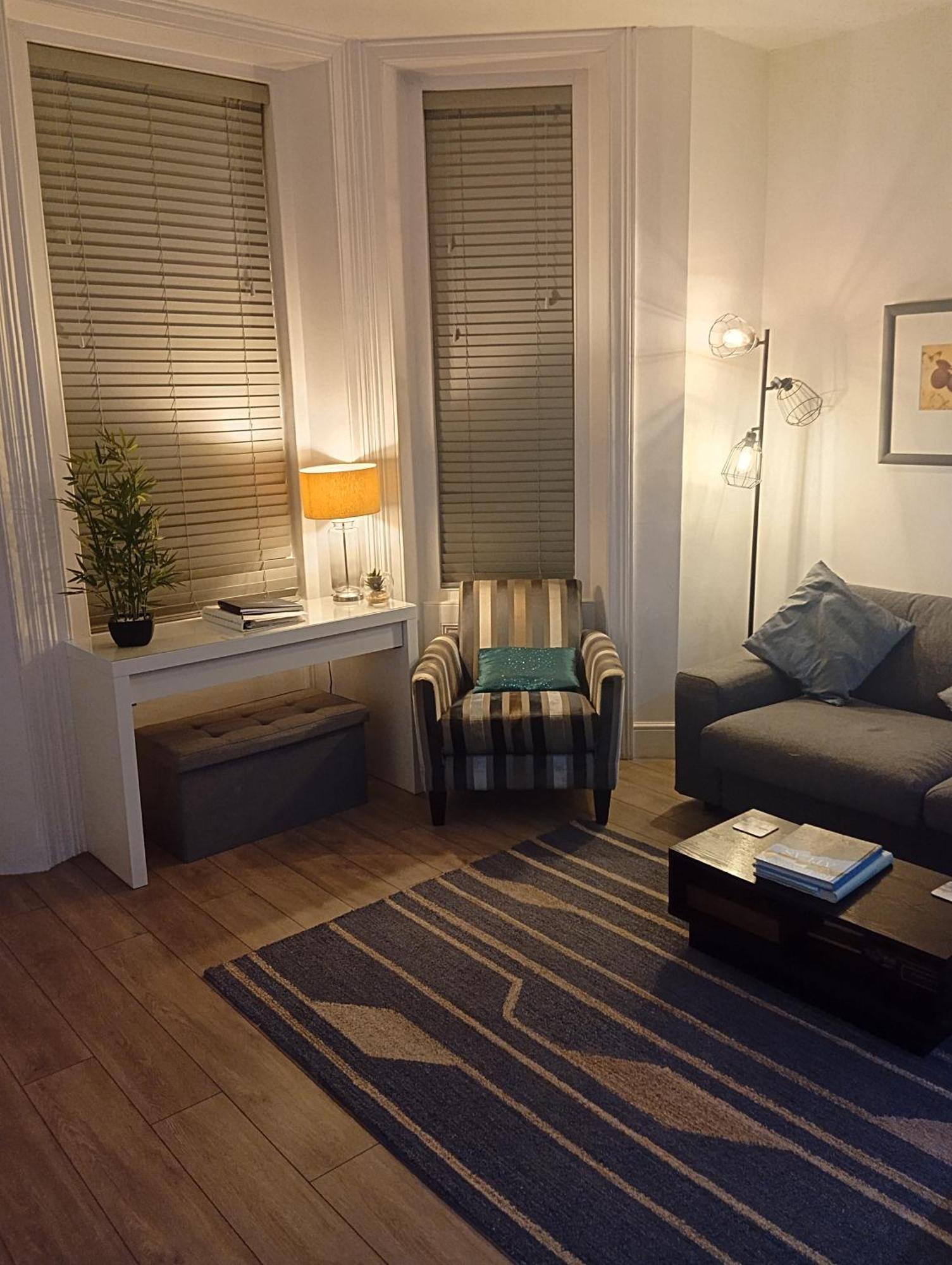 Stylish Apartment In Victorian Conversion Free Parking & Private Patio Close To Beach Town Centre & Bic Bournemouth Esterno foto