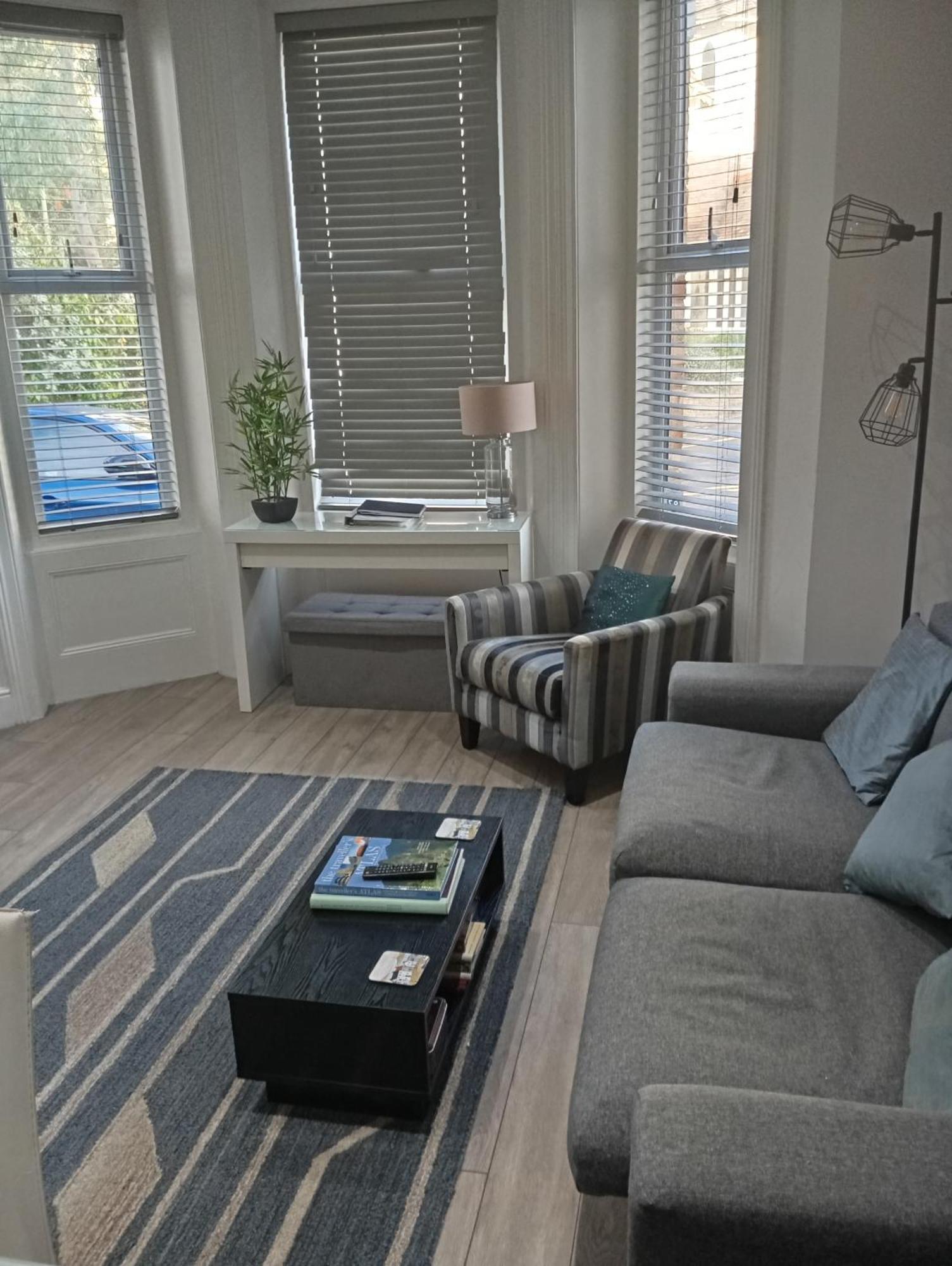 Stylish Apartment In Victorian Conversion Free Parking & Private Patio Close To Beach Town Centre & Bic Bournemouth Esterno foto