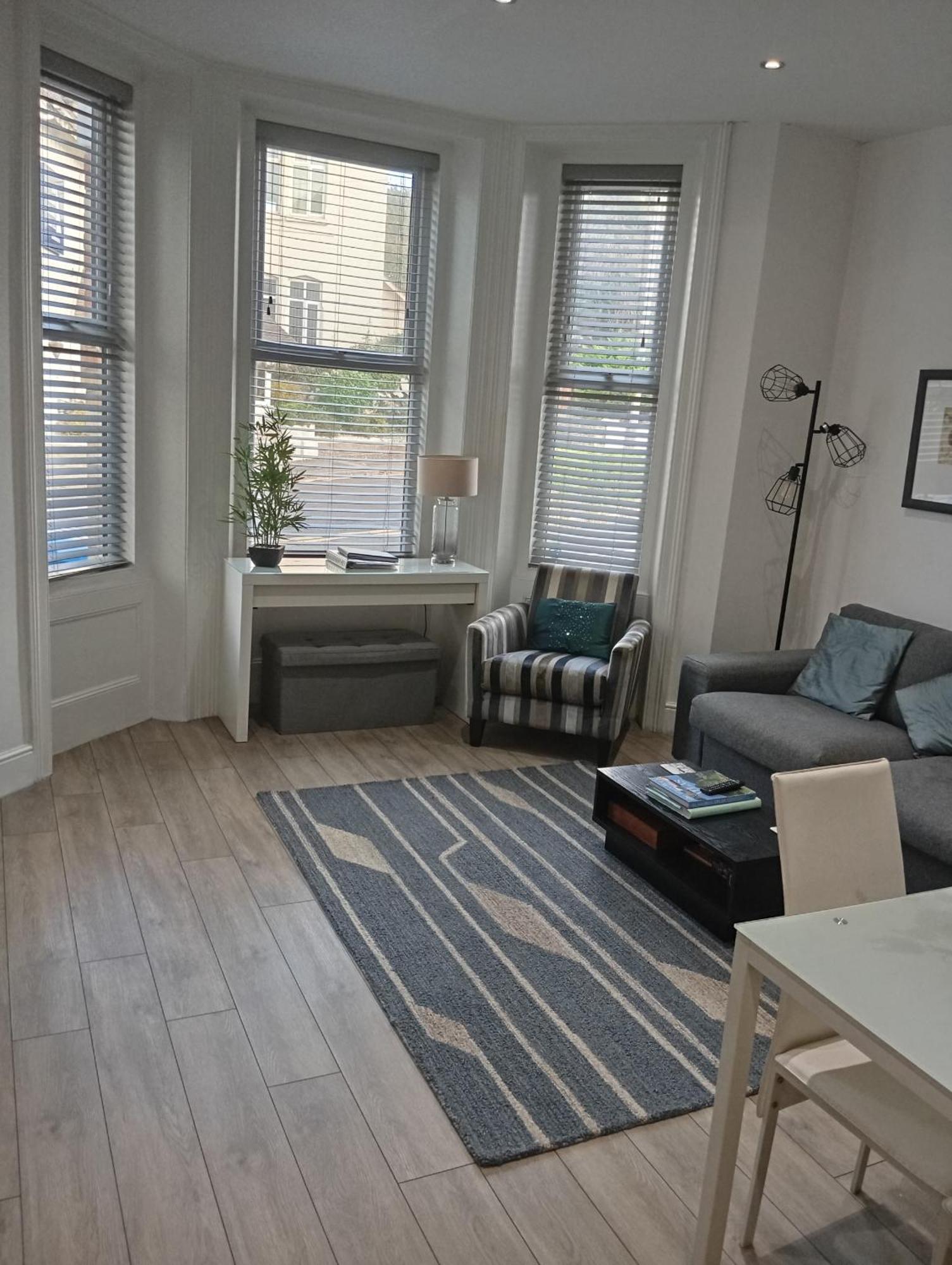 Stylish Apartment In Victorian Conversion Free Parking & Private Patio Close To Beach Town Centre & Bic Bournemouth Esterno foto