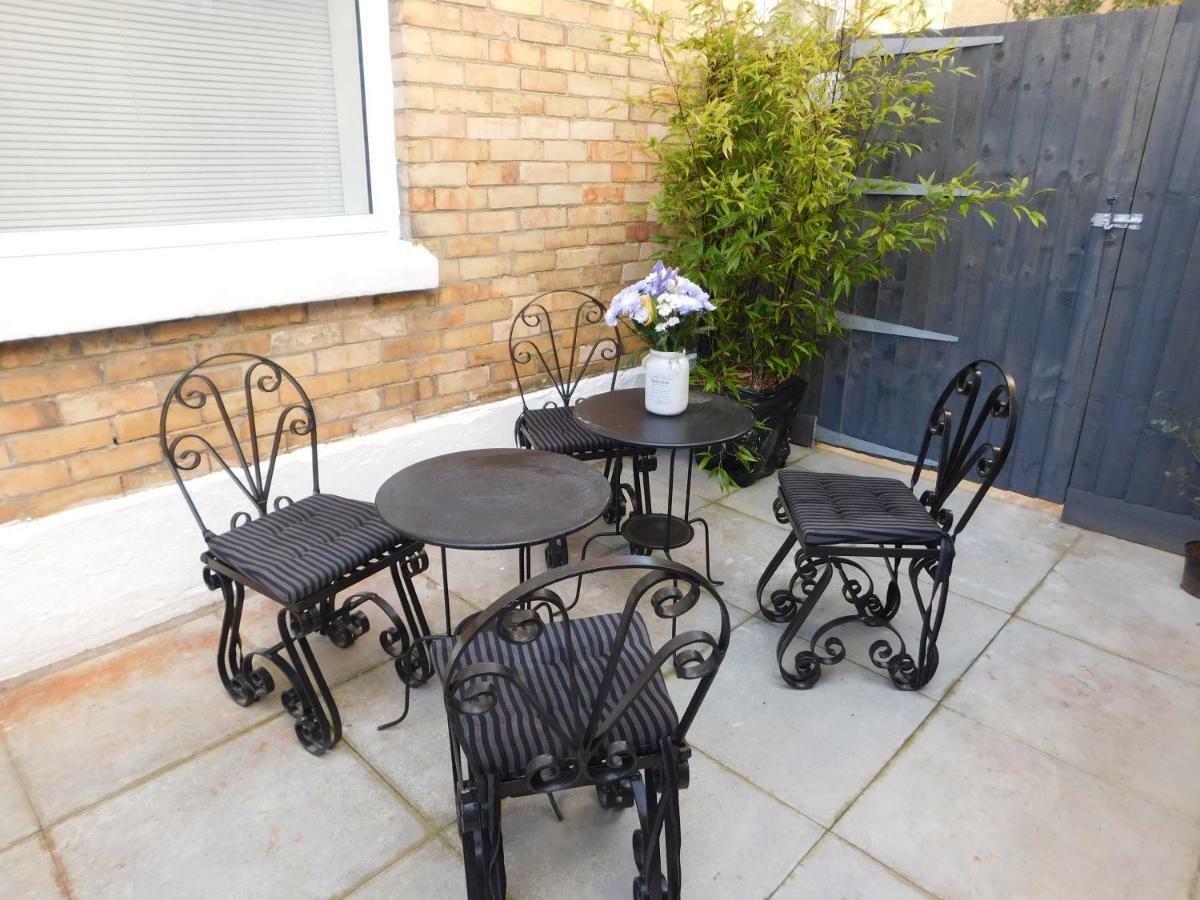 Stylish Apartment In Victorian Conversion Free Parking & Private Patio Close To Beach Town Centre & Bic Bournemouth Esterno foto